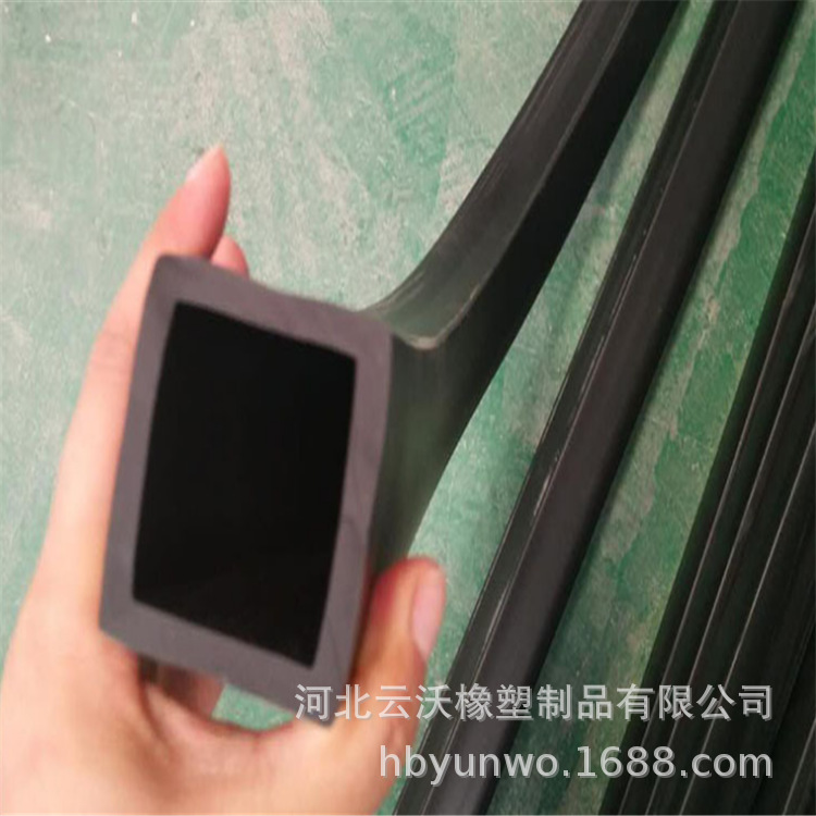 诚信厂家 钢件保护套方形橡胶管  货车挡板减震橡胶套异形件挤出