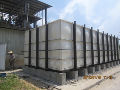 厂家供应不锈钢消防水箱 组合式保温水箱 玻璃钢水箱|ru