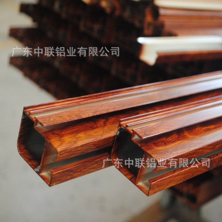 佛山厂供应木纹铝合金方管 室内室外建筑装饰木纹铝方管型材