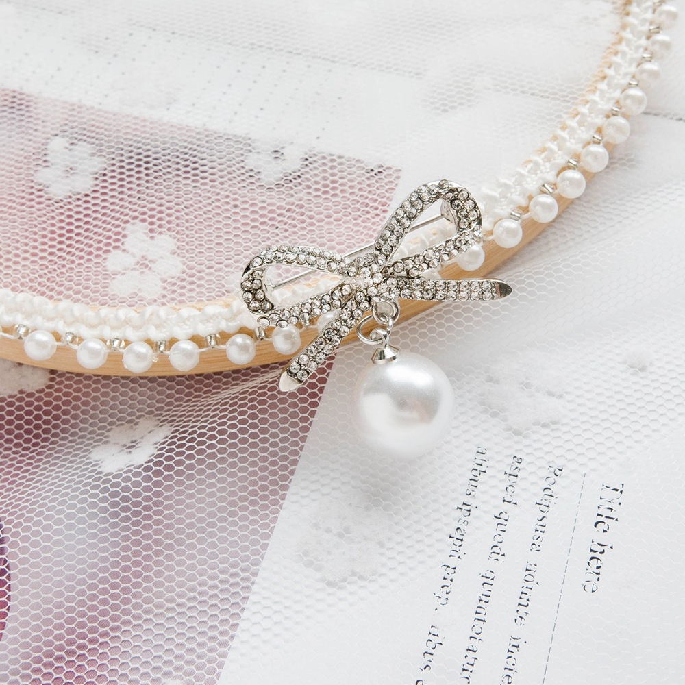 

japan and south korea creative simple fixed bib anti-skid bow rhinestone pearl shape brooch anti-glare buckle pin