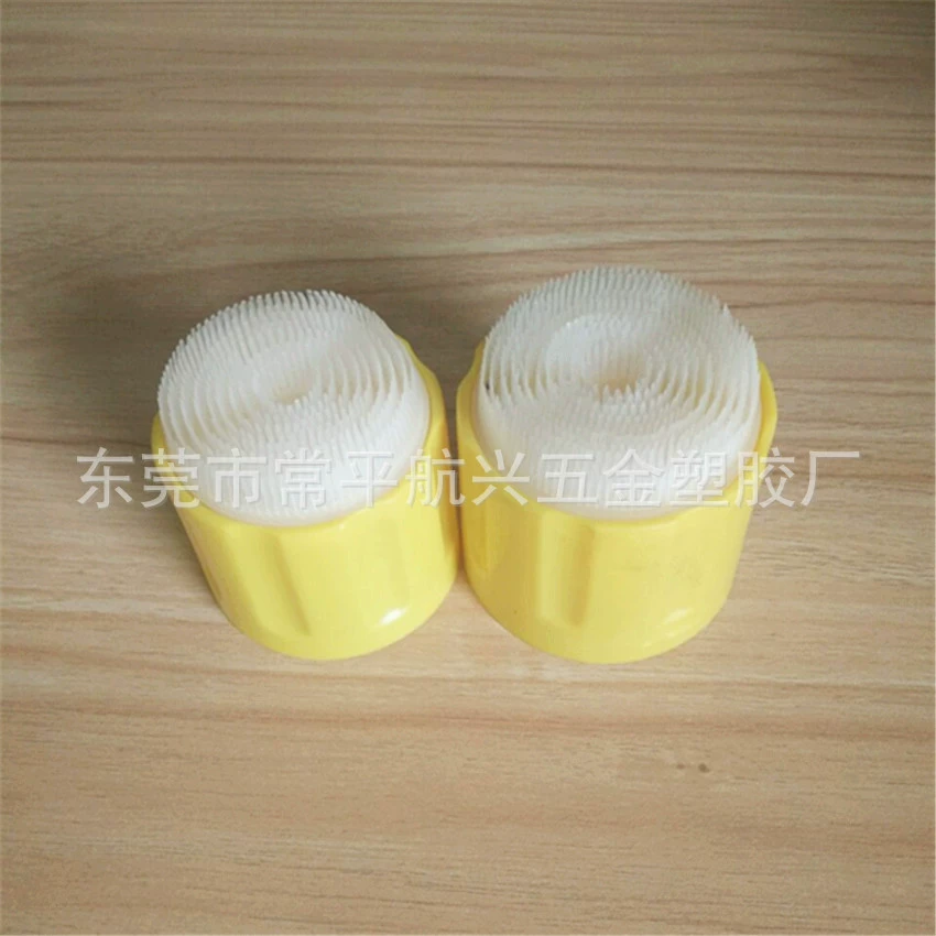 Крышка щетки аэрозольного бака, баллончик для распыления с крышкой щетки, щетка для чистящего средства из пены, подвесной очиститель пузырьков с крышкой щетки