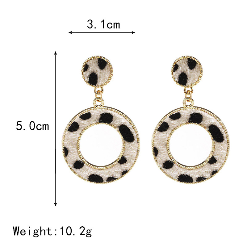 Suede Leopard Print Circle Cutout Earrings Women Fashion Trend Stud Earrings display picture 2