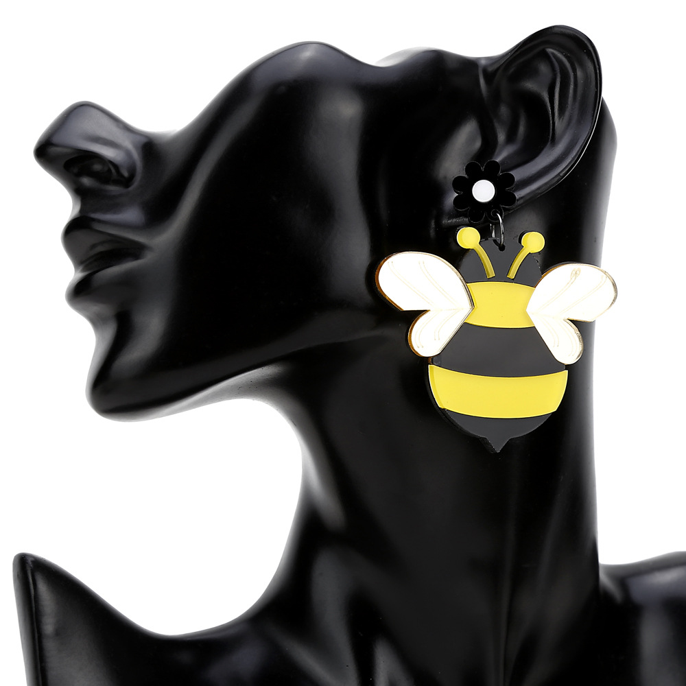 الموضة الجديدة عالية الجودة الاكريليك الأقراط النحل الكرتون لطيف الأقراط الإناث display picture 5