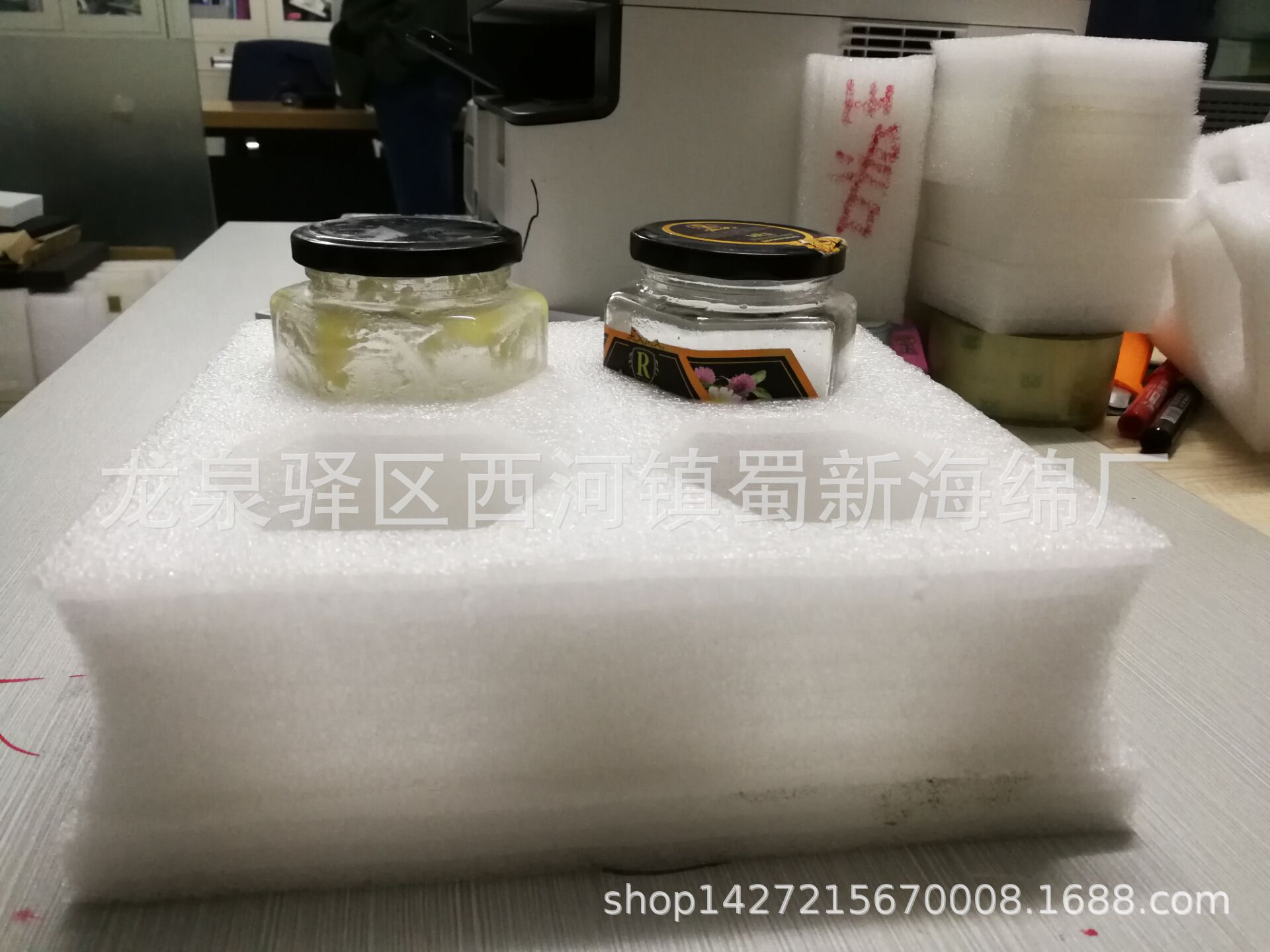 厂家直销黑色珍珠棉表黑绒防震蜂蜜包装泡沫/防震包装异形包装