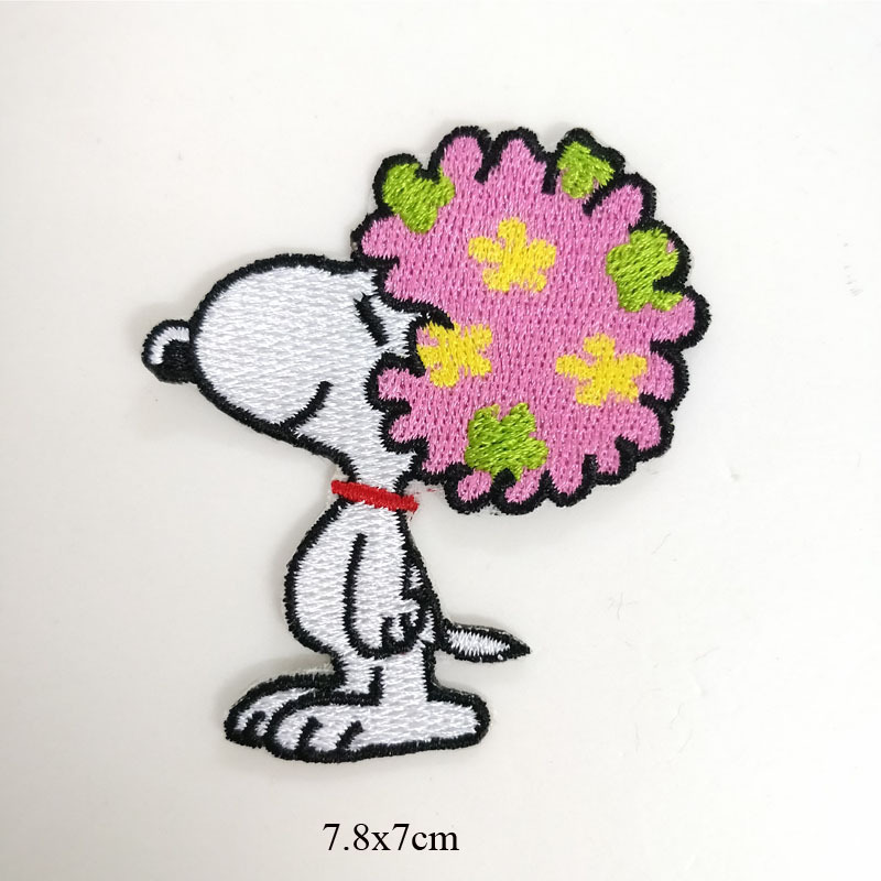 スヌーピー布ステッカー刺繍パッチバッジ子供服アクセサリー穴付きステッカー日本tシャツバッグ装飾diy