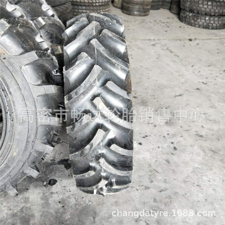 销售13.6-24加密人字花纹 农用拖拉机轮胎