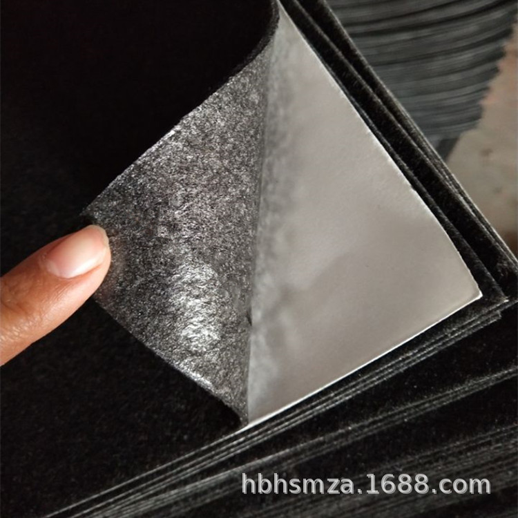 带胶阻燃毛毡 1-2mm黑色阻燃涤纶自粘带胶无纺布  不干胶毛毡布料