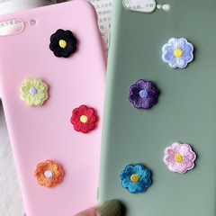 Self-adhesive embroidered cloth patch for mobile phone case, eight-color small chrysanthemum embroidered seal, new computer embroidered patch patch