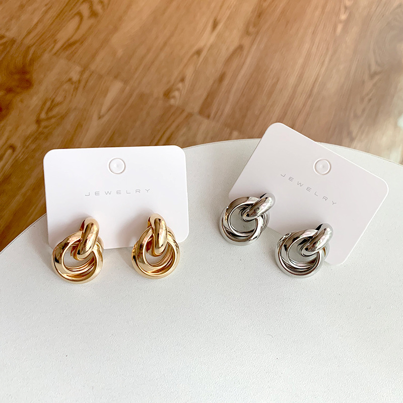 Earring Image 1