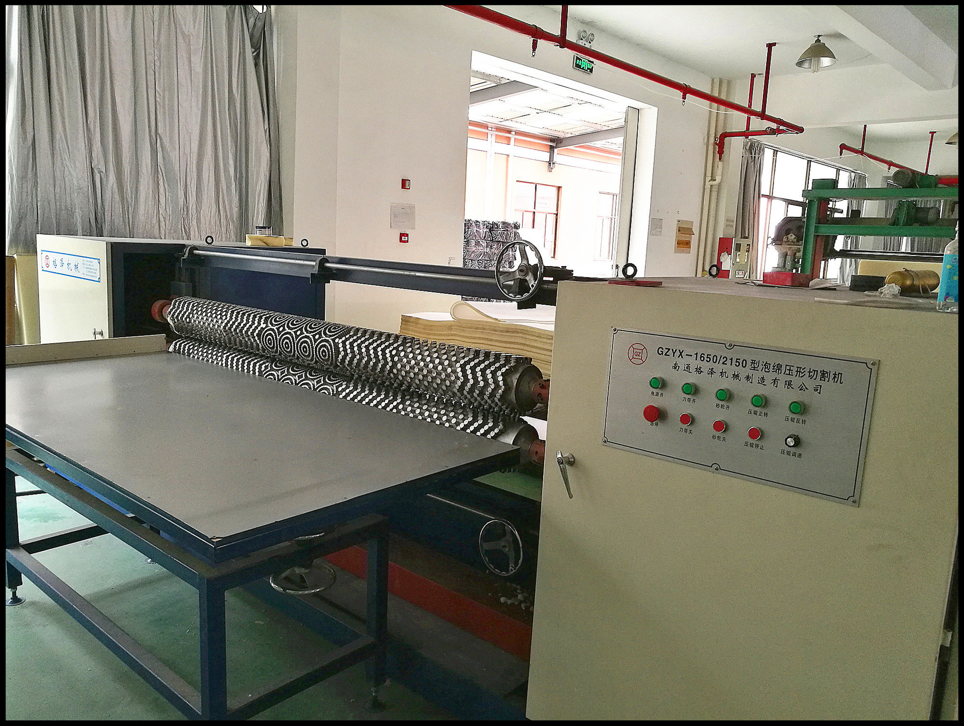 海绵波浪纹压型机 海绵波浪纹切割机消音海绵生产机器设备