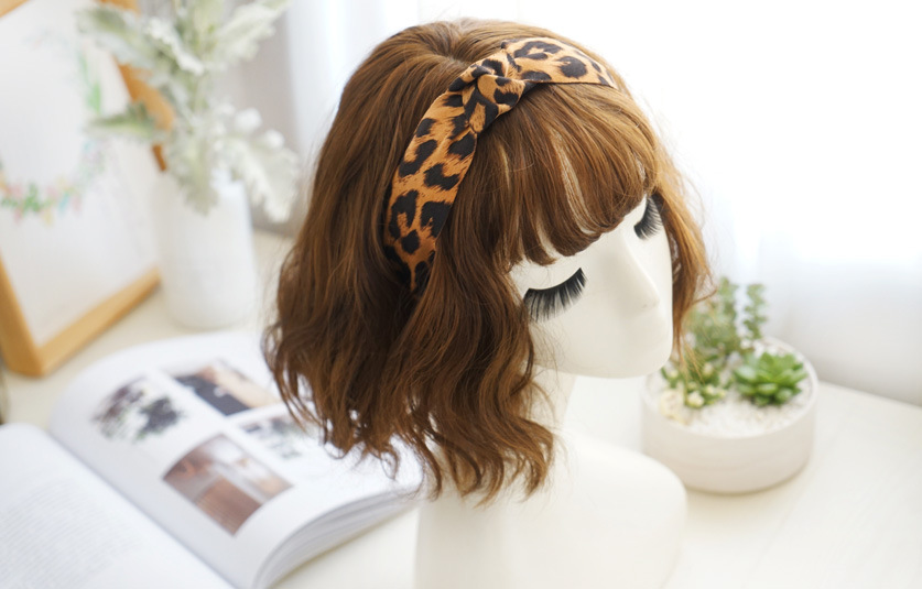 Retro Leopard Pattern Suede Fabric Wide-sided Knotted Headband Wholesale Nihaojewelry display picture 4