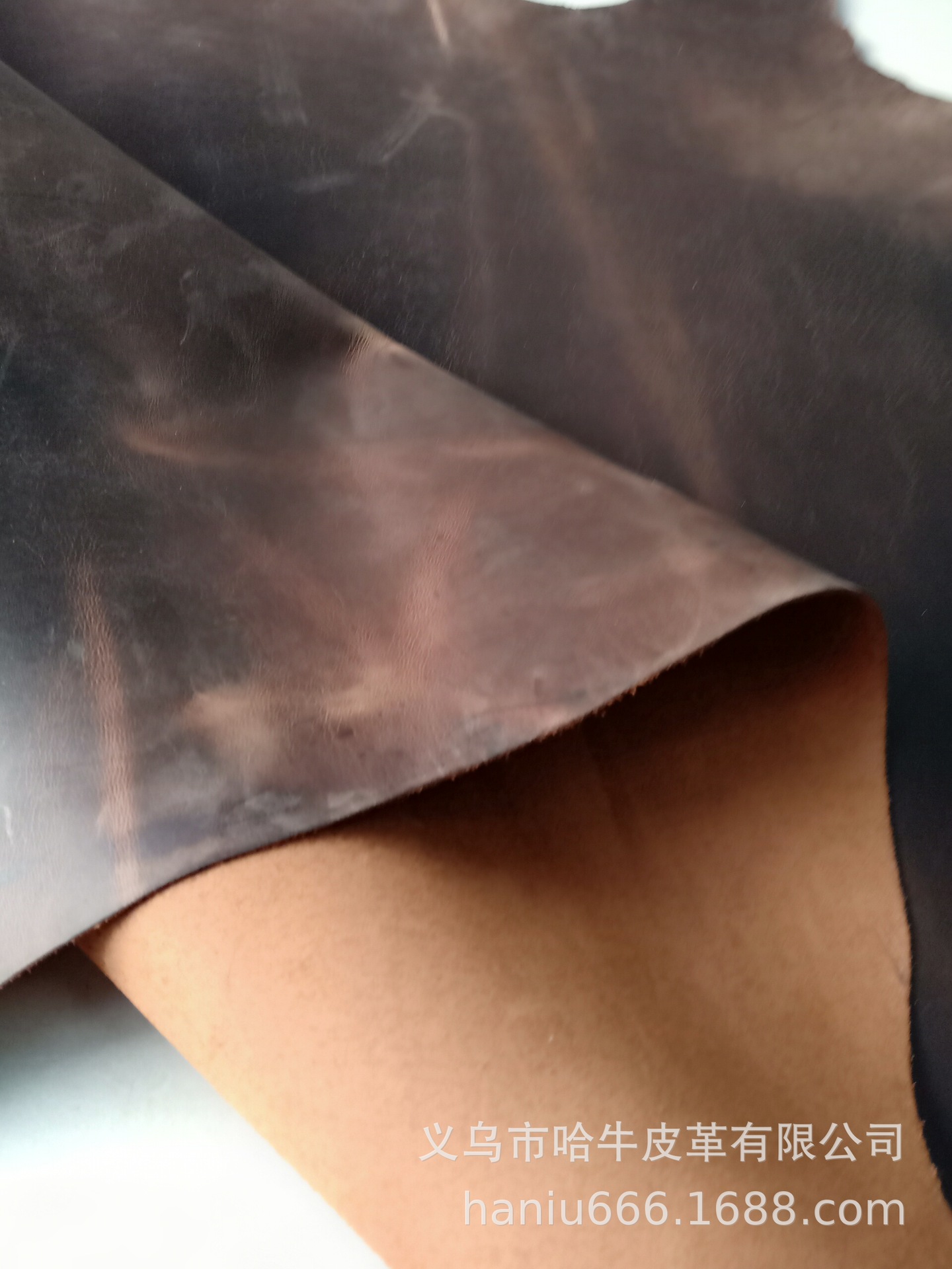 义乌哈牛真皮商行  棕色 疯马 油蜡皮 棕色疯马油蜡皮多色现货