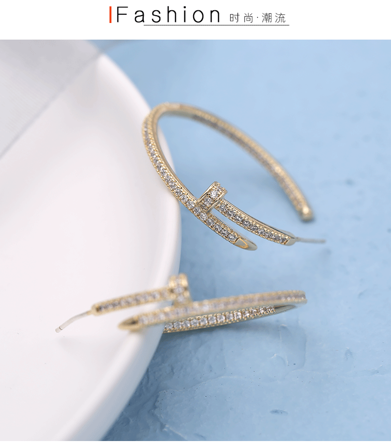 Fashion 925 Silver Needle Earrings Korean Simple Earrings New Large Circle Exaggerated Earrings Wholesale Nihaojewelry display picture 3