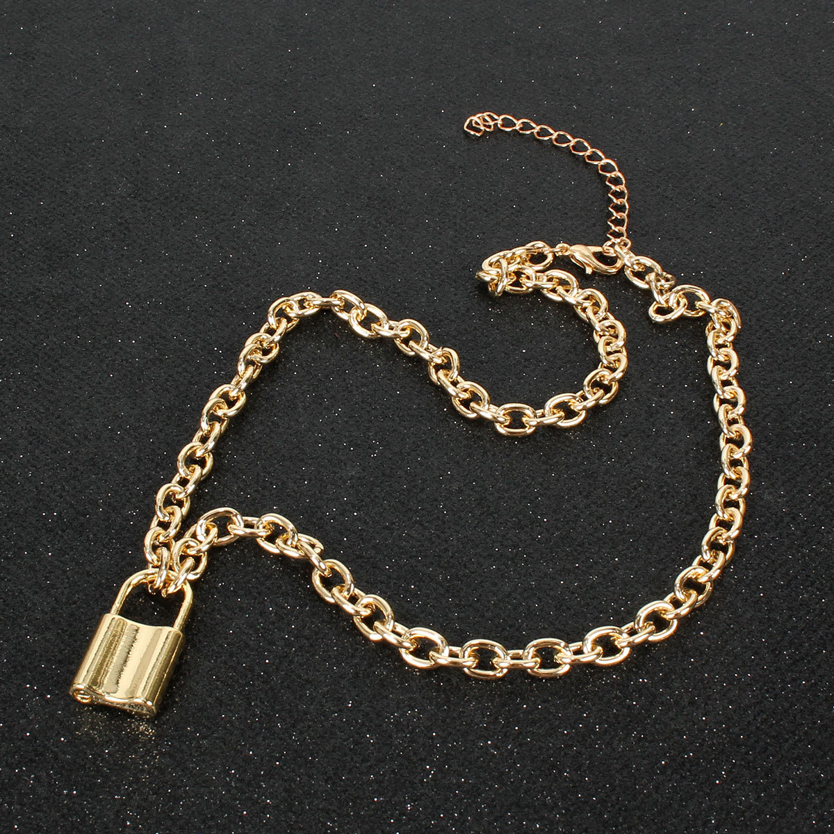 Europäischer Und Amerikanischer Lock Pendant Anhänger Einfache Schloss Förmige Necklace Legierung Halskette Weiblich 12920new display picture 2