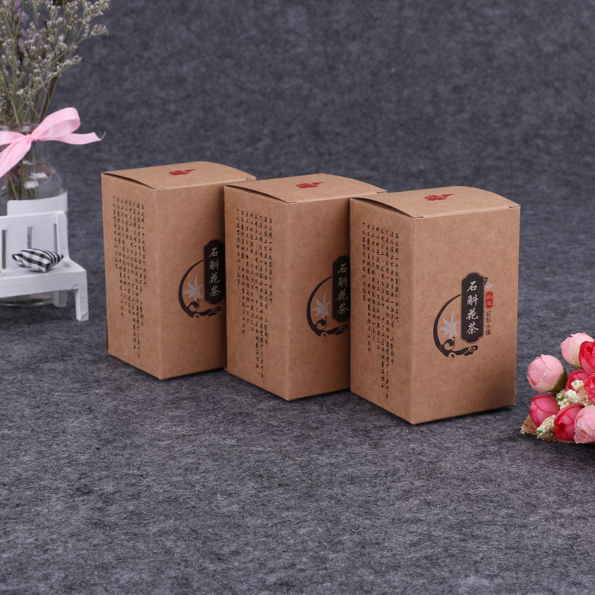 厂家直销牛皮纸开窗包装盒礼品纸盒定做印制LOGO黑卡白卡盒子批发