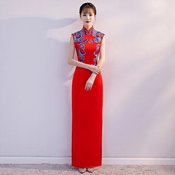 New Blue and White Porcelain Long Slim-fit Red and White Modified Cheongsam Dress Banquet Evening Dress Stage Catwalk Performance Dress