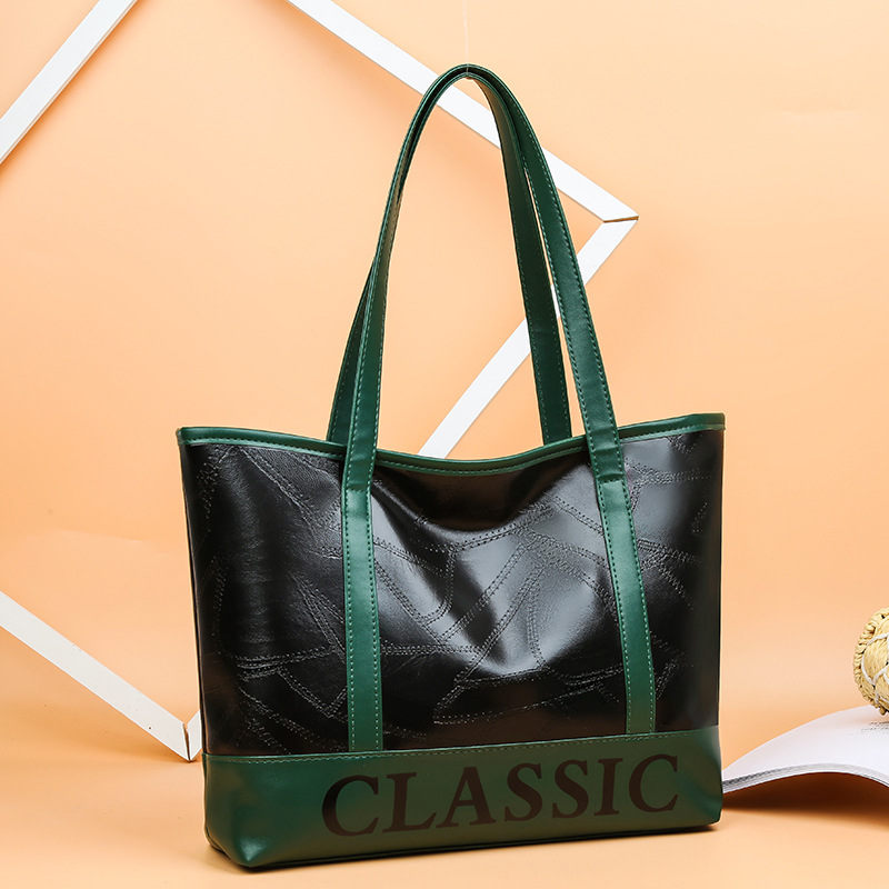 Capacious bag for leisure, Amazon