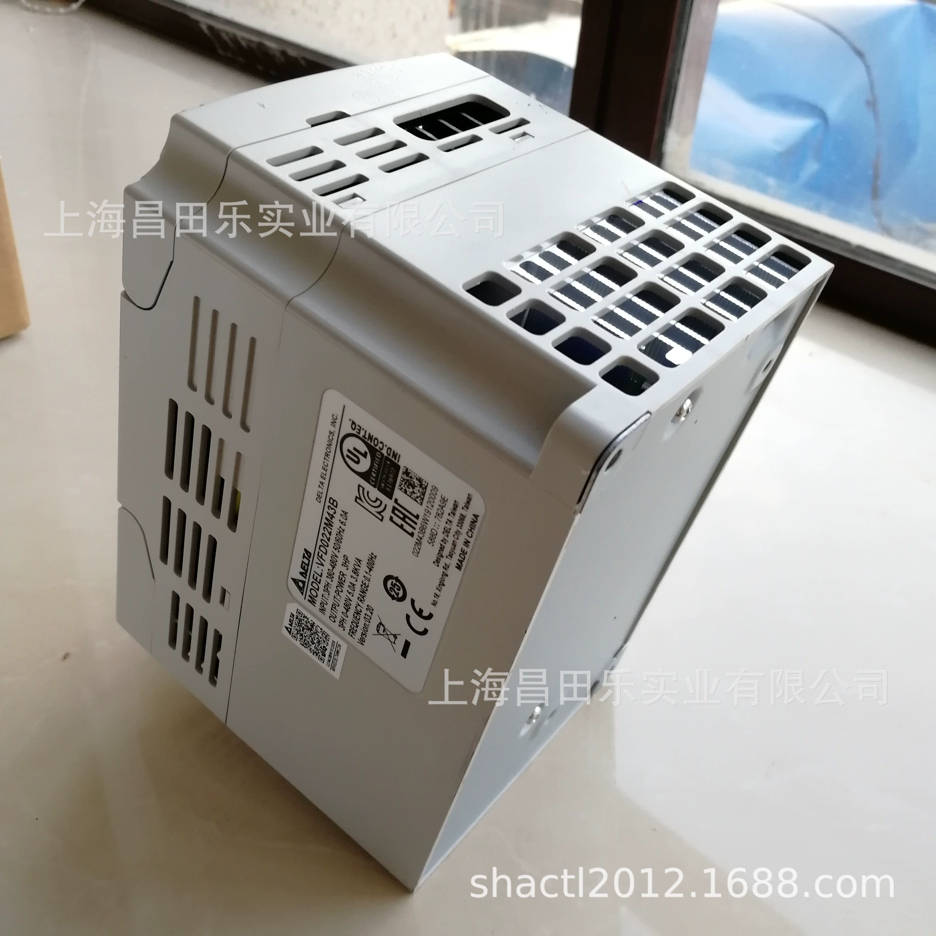 Поставка инвертора серии Thai VFD-S 2.2kW универсальный