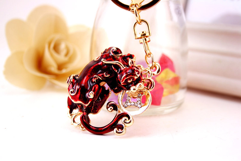 40g Weight Alloy, Metal Material Heart Pattern Unisex Gender Purple, Red, Blue, Gold Color Creative Diamond-studded Crystal Car Keychain 4