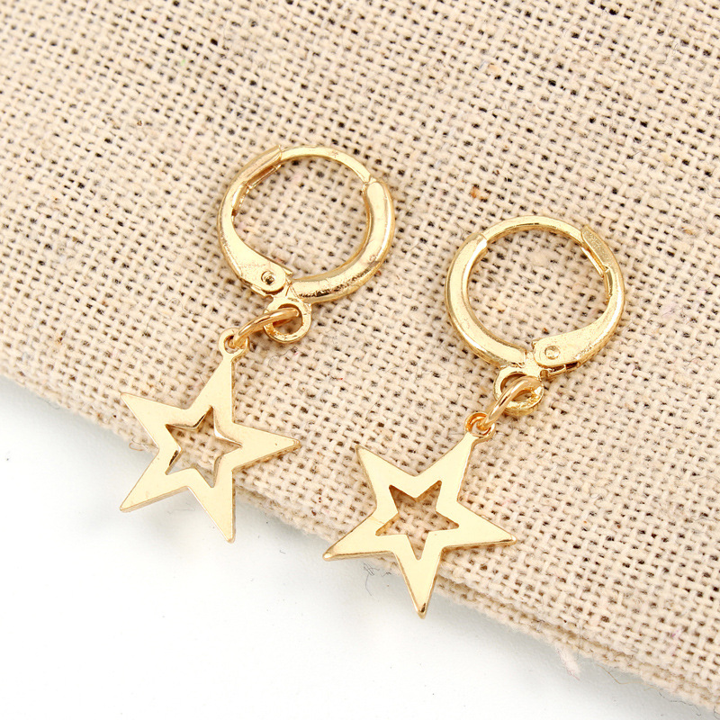 Korean Simple Hoop Earrings Women's Cute Personality Hollow Out Five-pointed Star Alloy Pendant Ear Ring Xingx Ear Clip Cross-border display picture 8