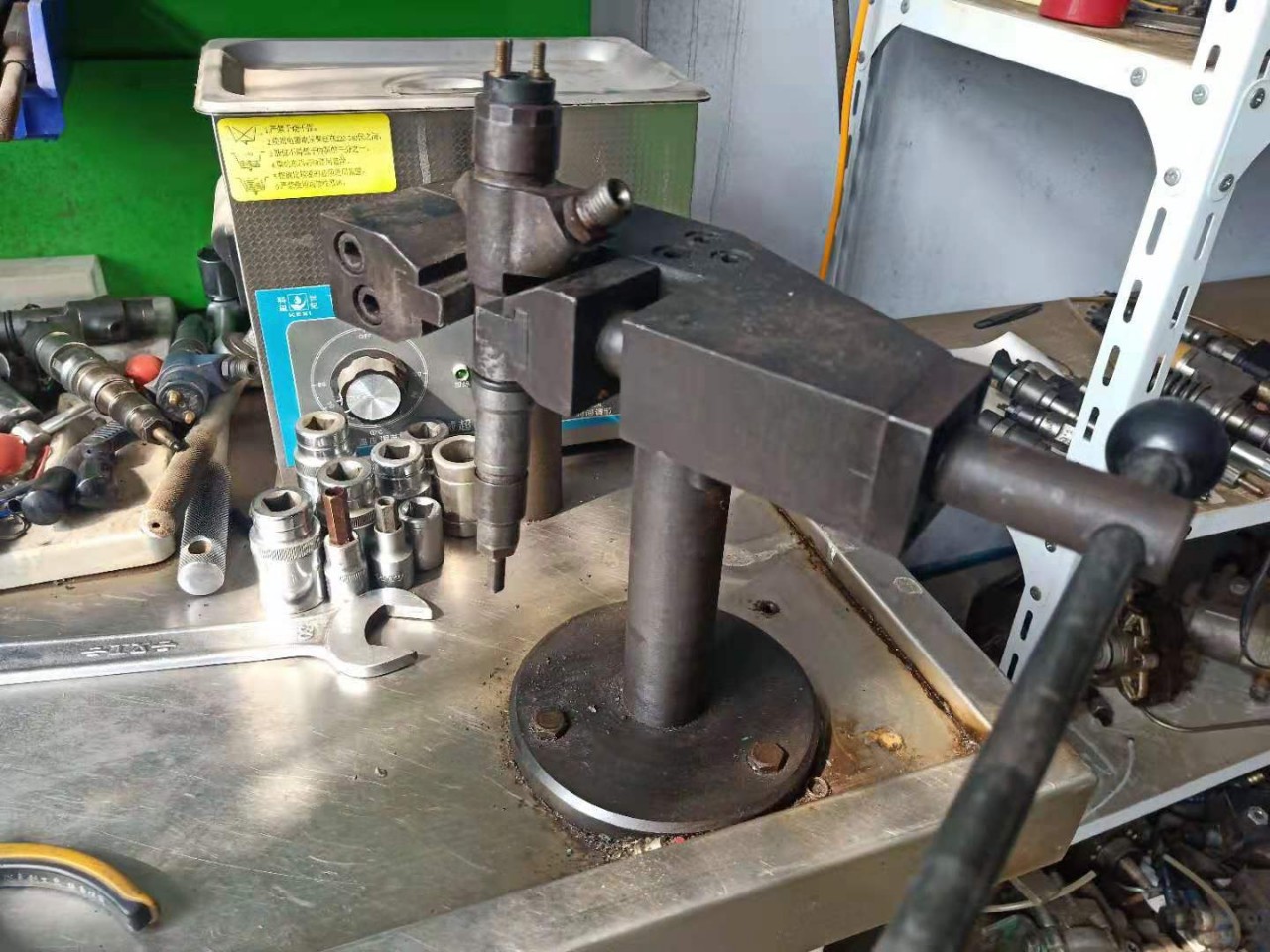 共轨喷油器台钳 共轨喷油器拆装台钳