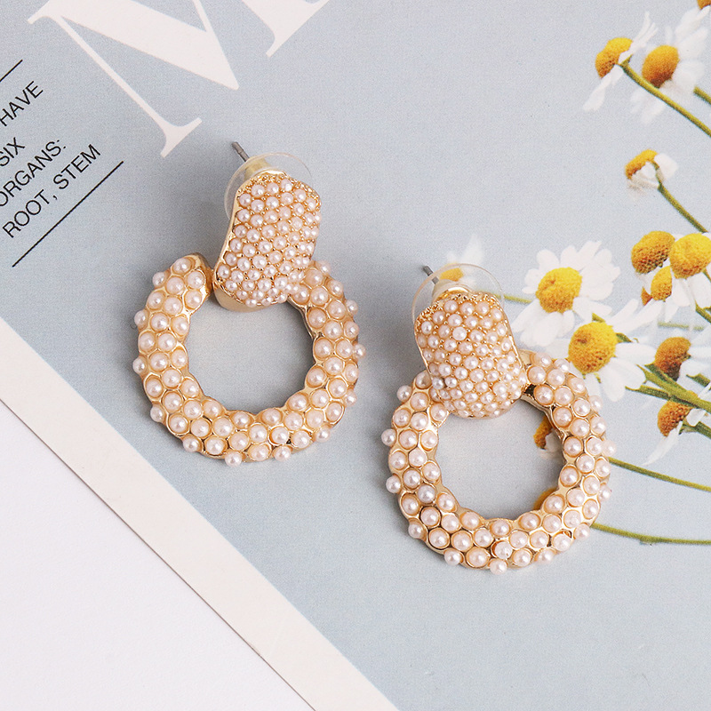 New Geometric Earrings Pearl Short Earrings Fashion Earrings Wholesale display picture 3