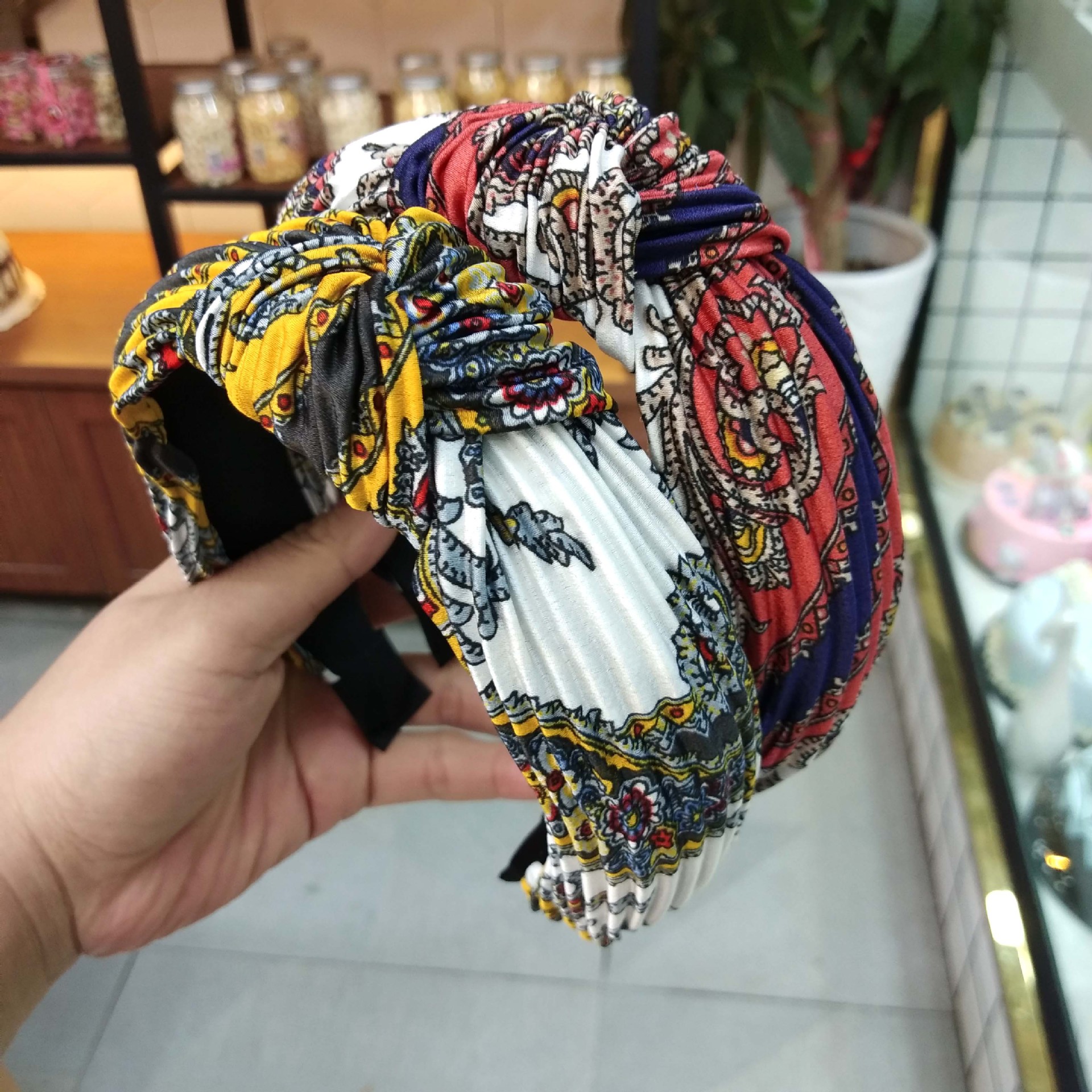 New Cashew Fold Knotted Headband Wide-brimmed Fabric Simple Celebrity Style Hairpin High-end Hot Hair Accessories Wholesale Nihaojewelry display picture 4