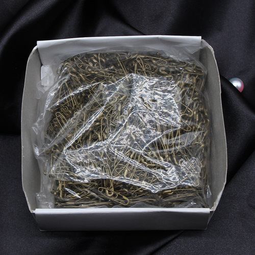 Manufacturer supplies metal safety pins for clothing, gourd pins, buckle pins, wholesale tag insurance small pins