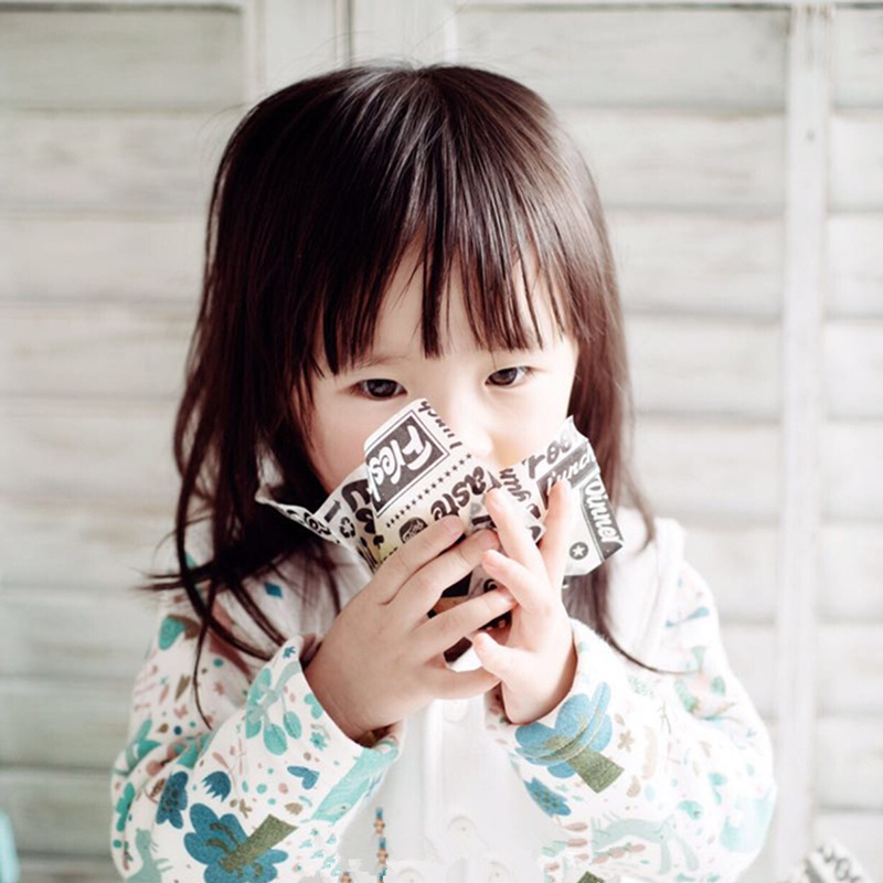 Pastel taza de papel de calidad alimentaria resistente a altas temperaturas al por mayor medio cupcake exportación tulipán horneado titular de papel a prueba de aceite
