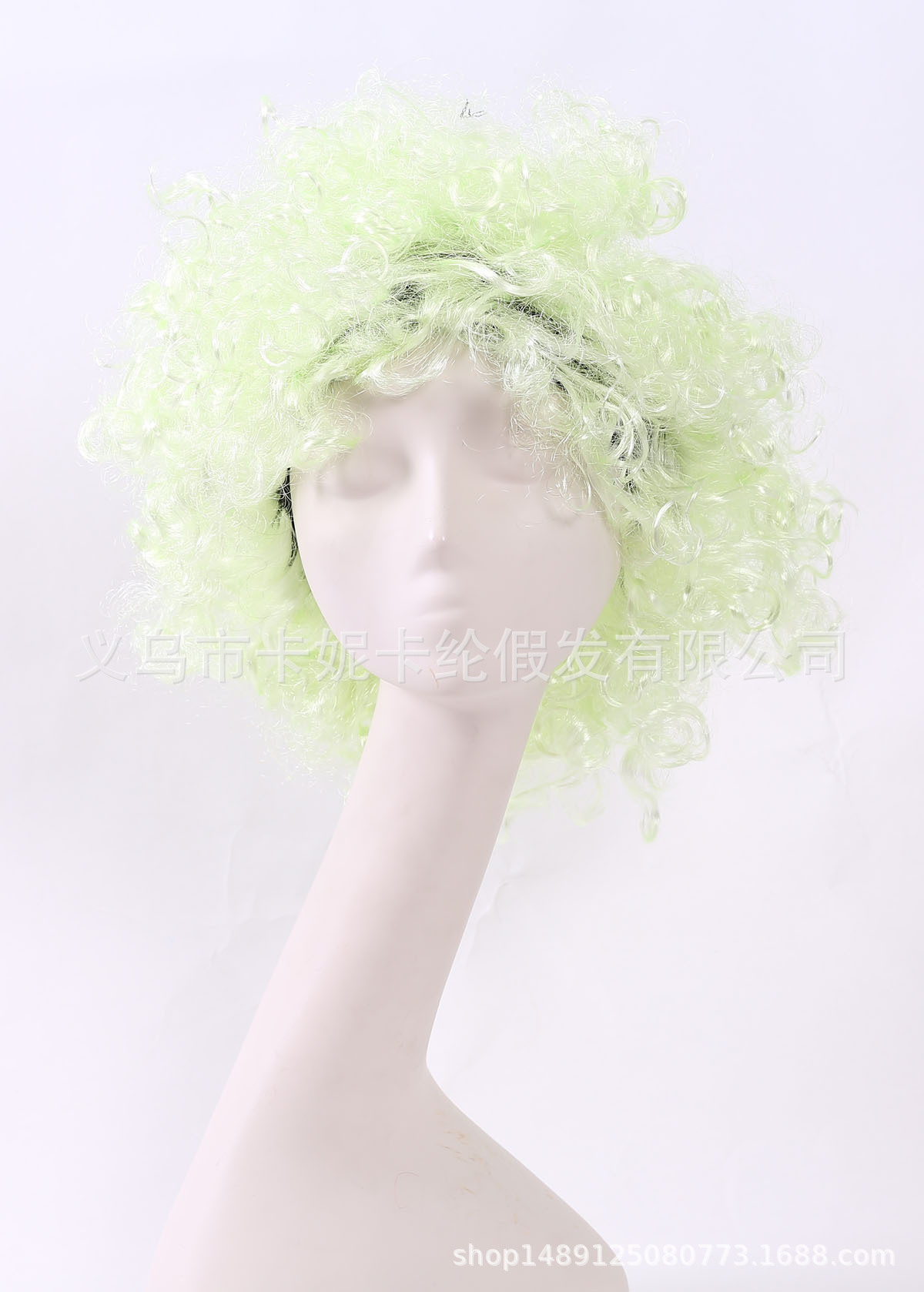 Los nuevos fanáticos de la hierba verde envían cabello rizado de moda europeo y americano