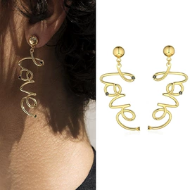 项链;耳环;耳钉