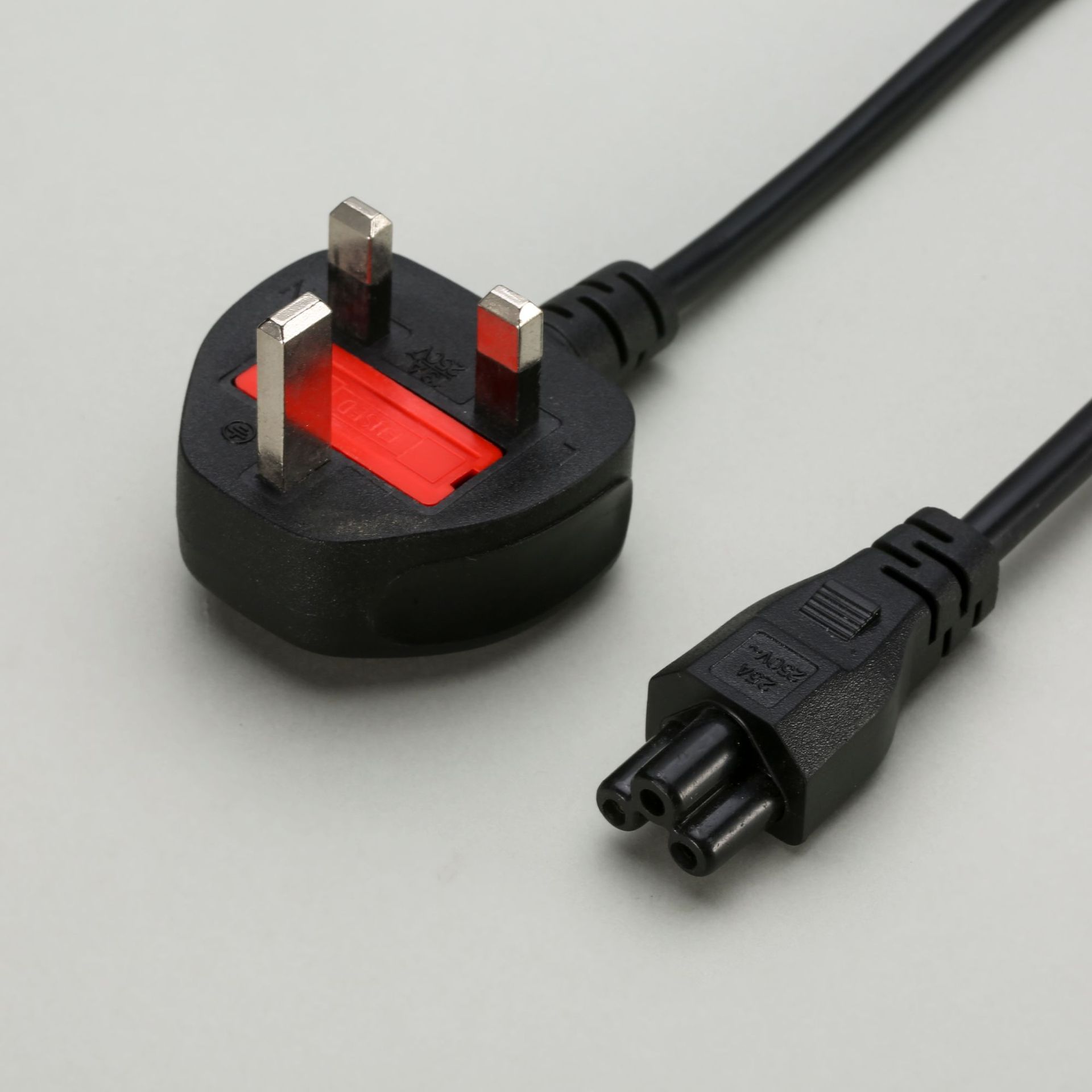 英规三插梅花尾电源线 1.5米0.75平方梅花电线 英式带保险丝插头