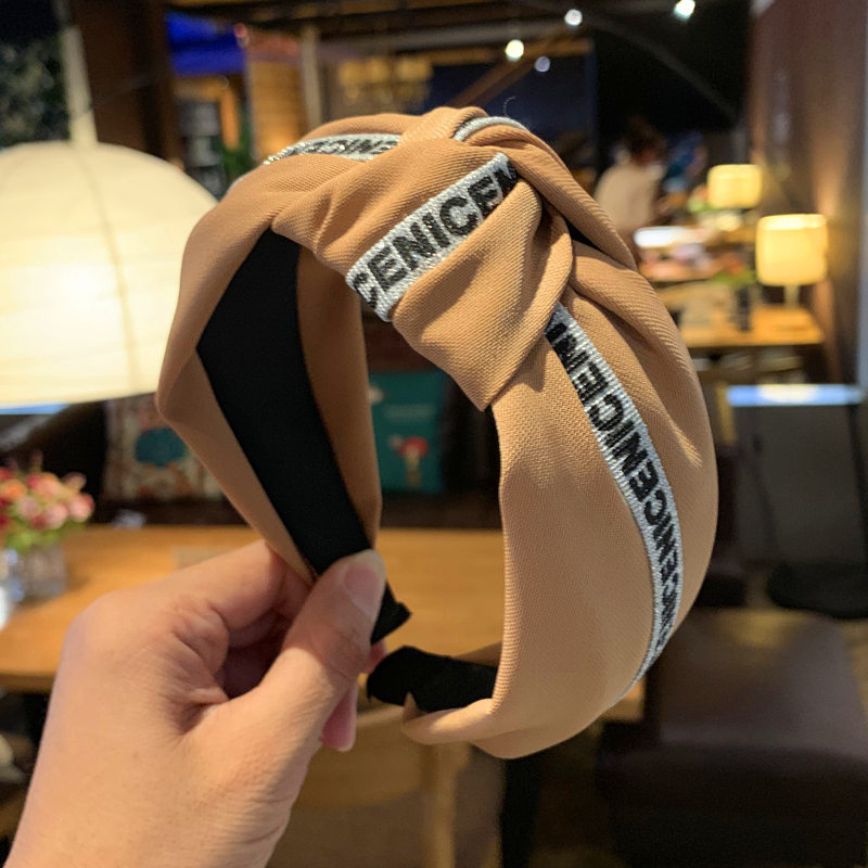 Neues koreanisches breites Rand-Knoten-Clip-Stirnband mit einfarbigem Buchstaben, süßer und niedlicher Haarschmuck für Erwachsene_voghion.com