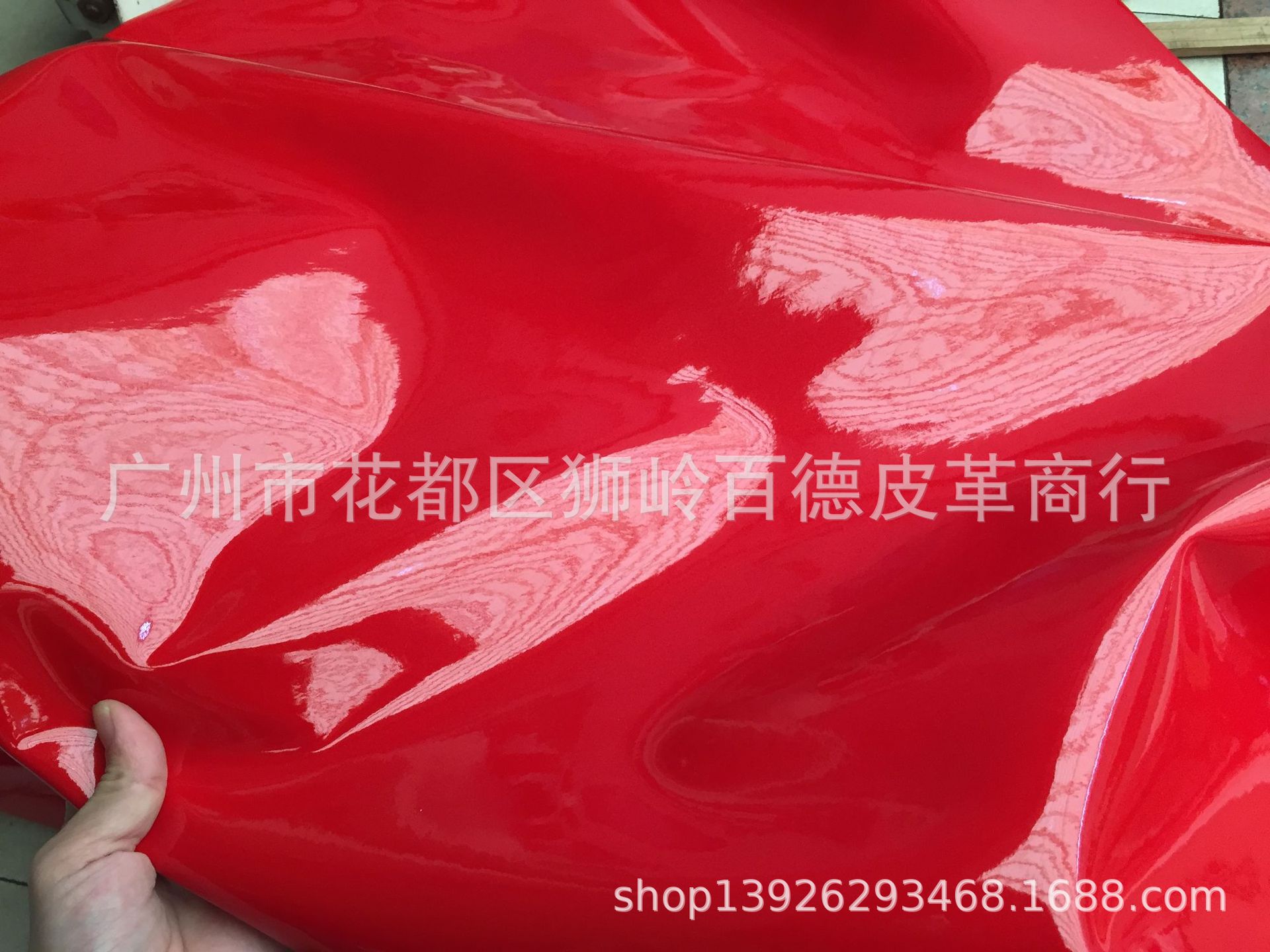 红色皮 水晶镜面 软包人造皮革 漆皮面料布料diy幼儿园材料沙发