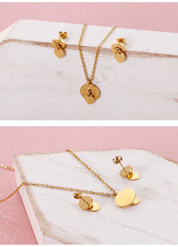 Titanium Steel Material Fashion Heart 18K Gold Plated Titanium Steel Wholesale