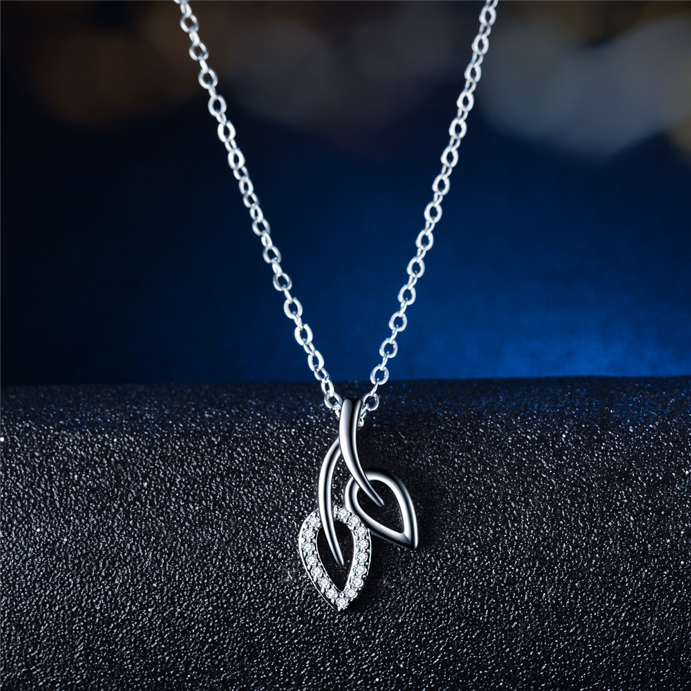 Explosions Branch Necklace Hollow Micro-set Leaf Pendant A Clavicle Chain Wholesale Nihaojewelry display picture 5