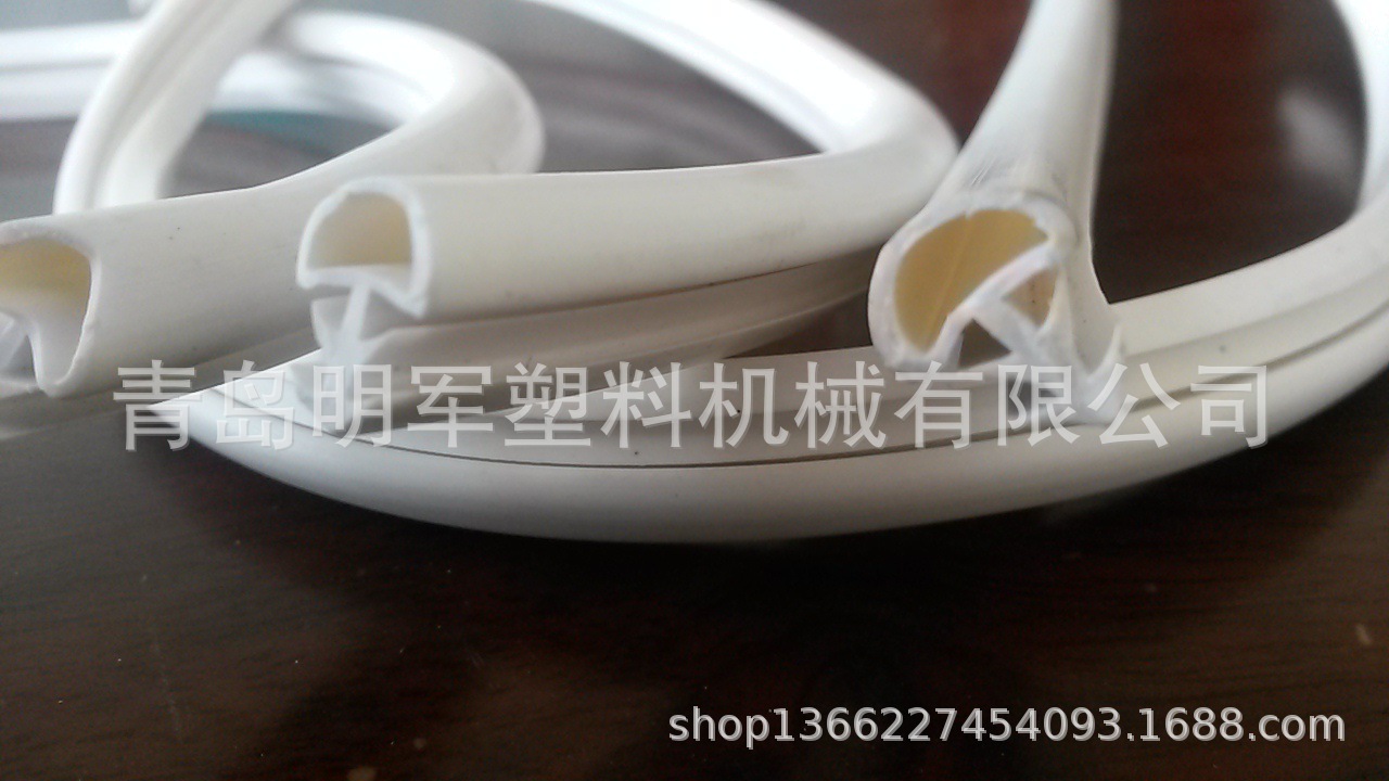 厂家直销PVC软密封条产线 软防滑条生产线 软塑胶条生产线