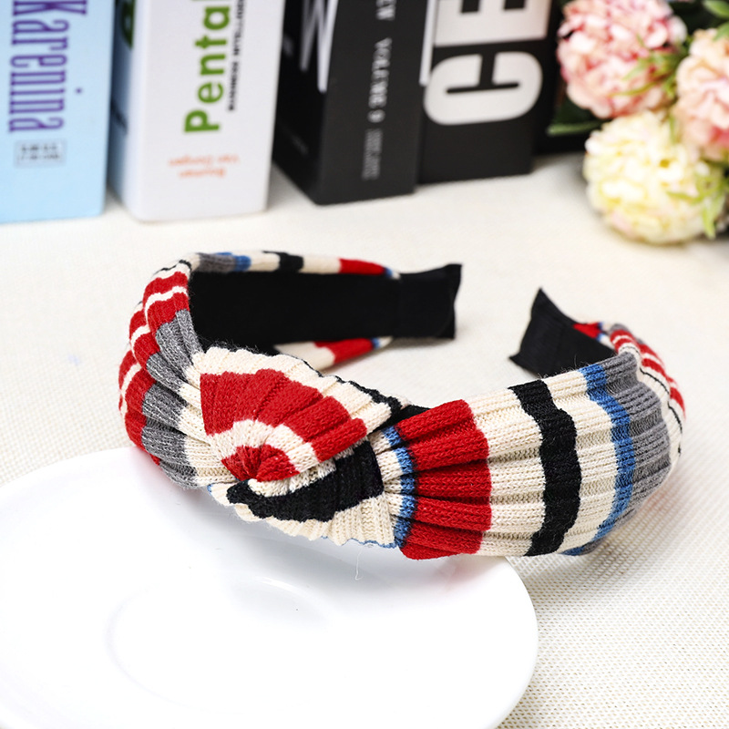 Rainbow Striped Knit Headband Sweet Beauty Female European And American Wool Headband Hairpin display picture 10