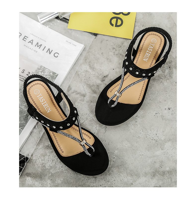 The new Bohemian sandals from Yirun are casual water diamond women's shoes with wedge heels and toe clamping for fashionable women undefined