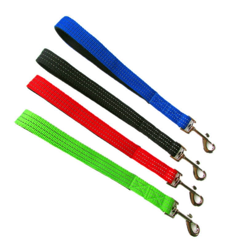 寵物用品寵物帶近距離牽引帶便捷短狗繩外貿現貨廠家直銷