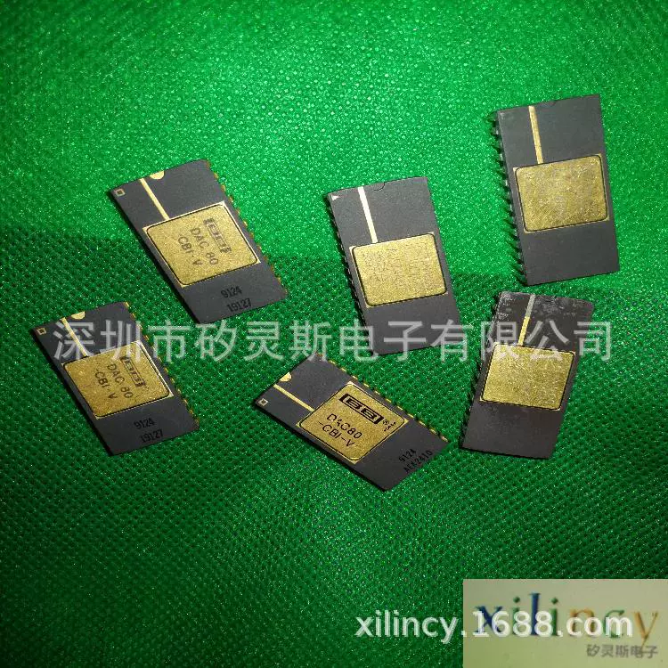 ЦАП AD7228ACQ с высоким быстродействием цифровой-аналоговый конвертер DAC 8BIT OCTAL с усилителем 24-CDIP