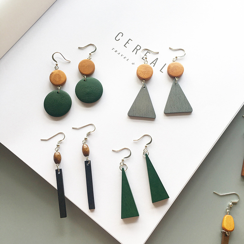 4582561151_2087712849