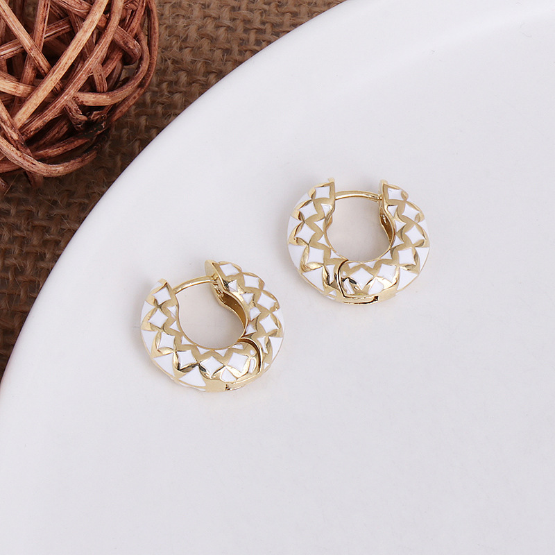 Simple Personality Metal C-shaped Earrings Women Color Stitching Earrings display picture 7