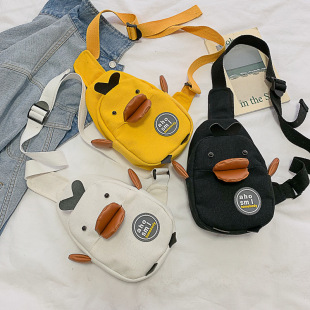 Factory wholesale 2020 new cartoon cute canvas women's bag yellow duck breast bag all-match slung children's bag