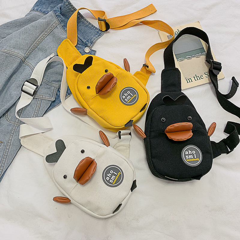 Fábrica al por mayor 2020 nuevo bolso de mujer de lona lindo de dibujos animados pequeño bolso de pecho de pato amarillo bolso bandolera para niños