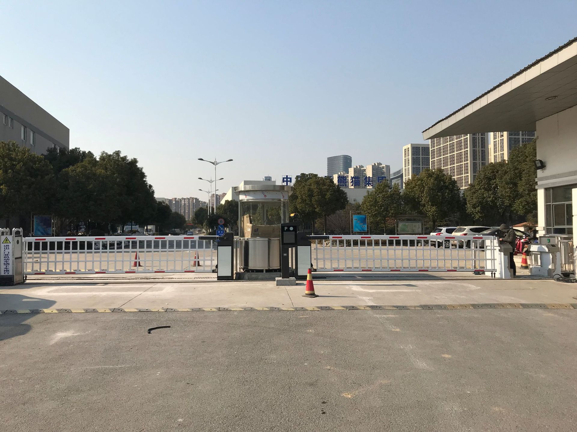 百胜中置式智能道闸门 空降闸 编码器限位 地感 红外线及收费系统-阿里巴巴