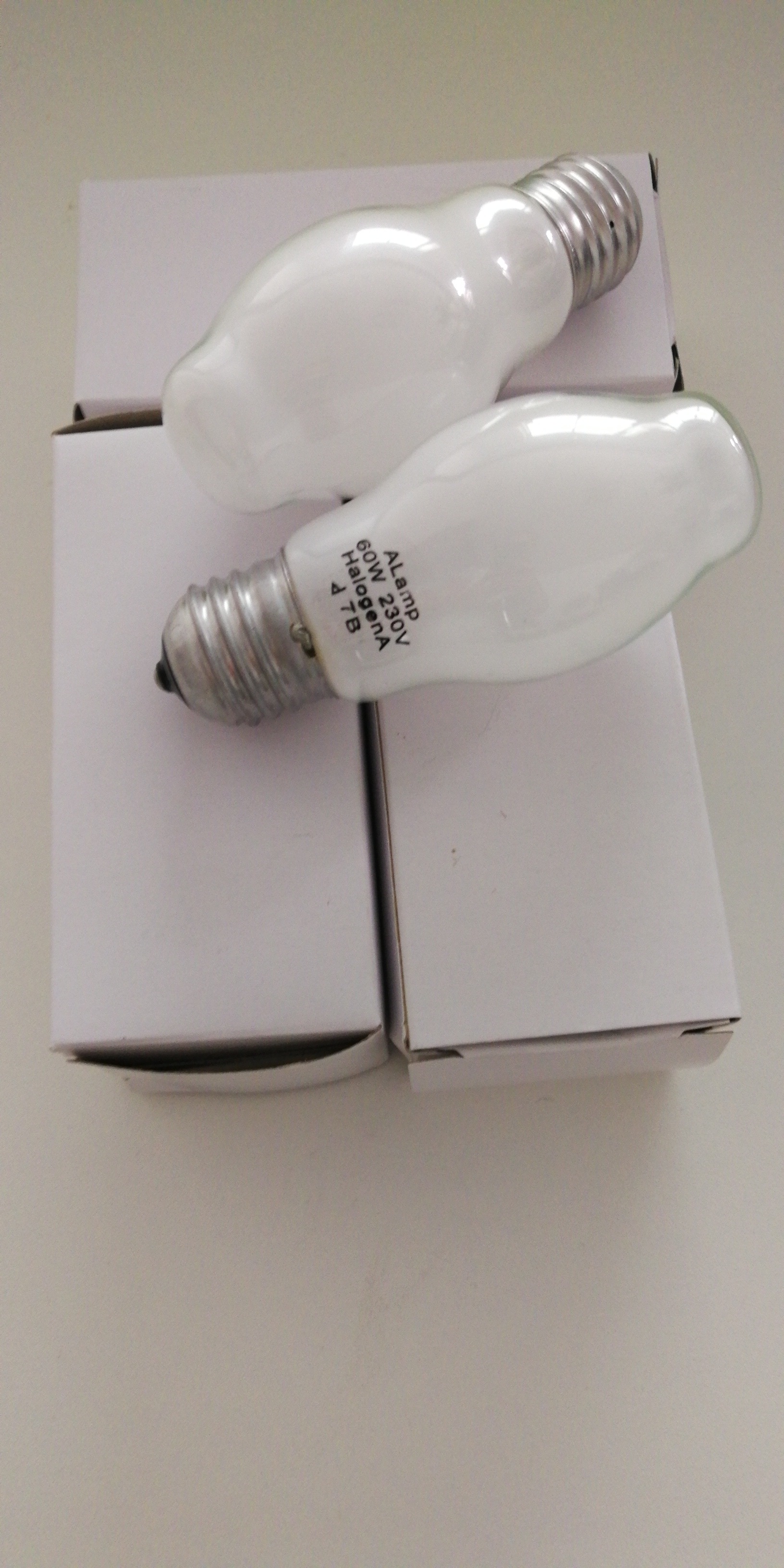 We professionally sell A-type light bulbs for color matching light boxes, standard light source color matching bulbs, 60W, original imported.