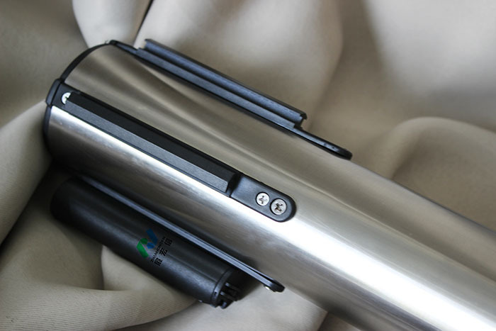 1533659044_1976843010