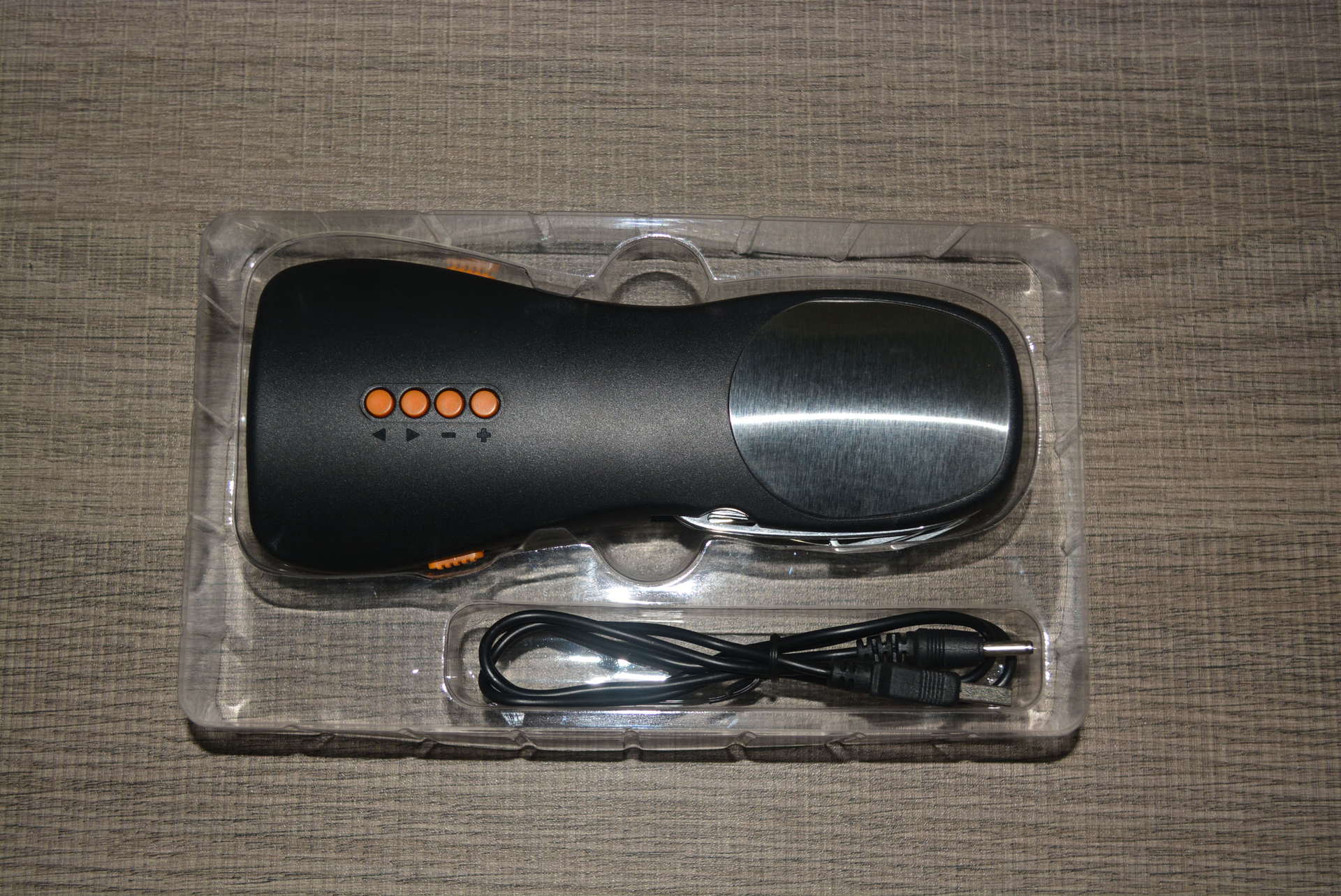 outdoors Flashlight radio Utility knife