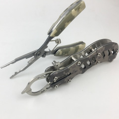 Multifunctional fishing tool combination camouflage lure pliers fish controller lure equipment fishing supplies wholesale